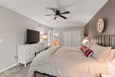 10946 N Sherwood Dr, Mequon, WI 53092 - Photo 21