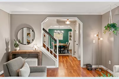 10946 N Sherwood Dr, Mequon, WI 53092 - Photo 9