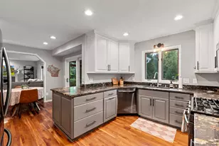 10946 N Sherwood Dr, Mequon, WI 53092 - Photo 15