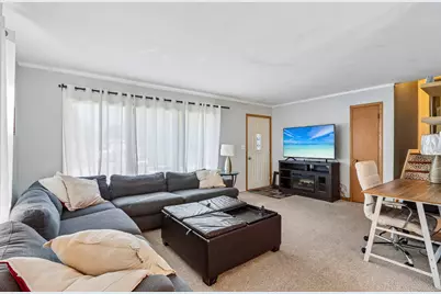 1229  Ed-Mar Cir, Waukesha, WI 53188 - Photo 13