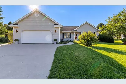 804  Jamesway Dr, Watertown, WI 53098 - Photo 1