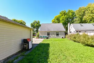 2616 N 96th St, Wauwatosa, WI 53226 - Photo 15