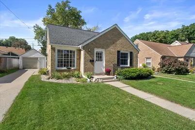 5809 N Bel Aire Dr, Glendale, WI 53209 - Photo 23