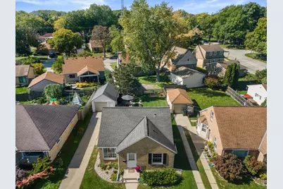 5809 N Bel Aire Dr, Glendale, WI 53209 - Photo 25