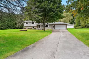 5224 Woodland Dr, Two Rivers, WI 54241 - Photo 7