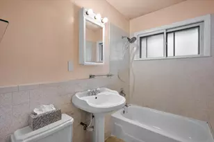 842 E Doty Pl, Milwaukee, WI 53207 - Photo 11