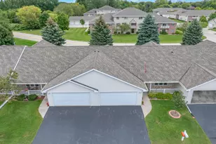 1715 Springwood Ct, Sheboygan, WI 53081 - Photo 3