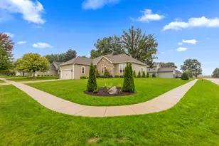 174 N Wild Flower Ln, Elkhorn, WI 53121 - Photo 3