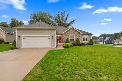 174 N Wild Flower Ln, Elkhorn, WI 53121 - Photo 5