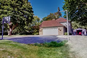 425 Newman Ct, Jefferson, WI 53549 - Photo 57