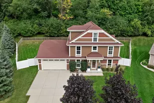 914 Durango Dr, Hartford, WI 53027 - Photo 3