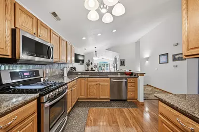 W159N4824  Graysland Dr, Menomonee Falls, WI 53051 - Photo 13