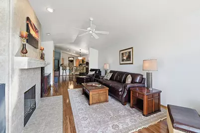 W159N4824  Graysland Dr, Menomonee Falls, WI 53051 - Photo 7