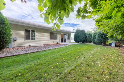 630  Novak St #54-2, Hartford, WI 53027 - Photo 5
