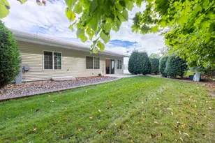 630 Novak St, Hartford, WI 53027 - Photo 5