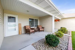 630 Novak St, Hartford, WI 53027 - Photo 3