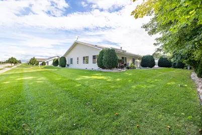 630  Novak St #54-2, Hartford, WI 53027 - Photo 3