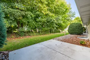 630 Novak St, Hartford, WI 53027 - Photo 7