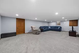 630 Novak St, Hartford, WI 53027 - Photo 25