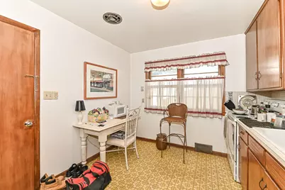 9423 W Mount Vernon Ave #9425, Milwaukee, WI 53226 - Photo 5