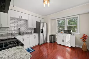 1908 N 118th St, Wauwatosa, WI 53226 - Photo 7