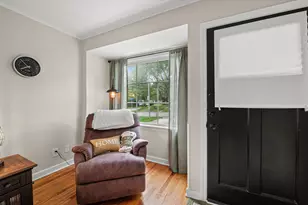 1908 N 118th St, Wauwatosa, WI 53226 - Photo 9