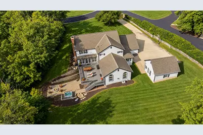 12050 N Maryhill Ct, Mequon, WI 53092 - Photo 7