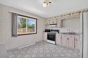 8536 18th Ave, Kenosha, WI 53143 - Photo 9