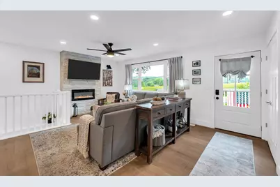 190  Dewey Ave, Fontana, WI 53125 - Photo 9