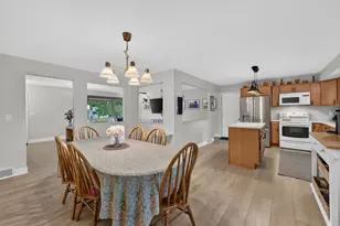 N88W17022 Elmwood Dr, Menomonee Falls, WI 53051 - Photo 9