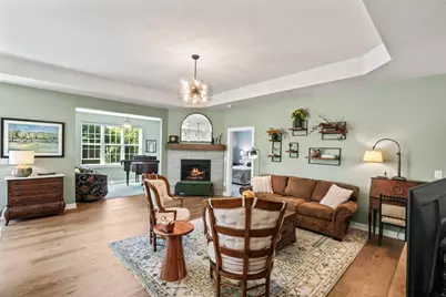 410  Prairie Song Ct, Waukesha, WI 53188 - Photo 7