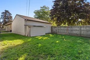 2012 34th St, Two Rivers, WI 54241 - Photo 5