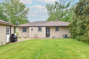 W150N8342 Saxony Dr, Menomonee Falls, WI 53051 - Photo 17