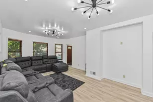 2322 S 63rd St, West Allis, WI 53219 - Photo 5