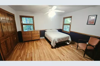 3985 S Stonewood Rd, New Berlin, WI 53151 - Photo 17