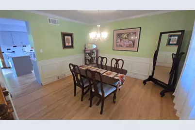 3985 S Stonewood Rd, New Berlin, WI 53151 - Photo 13