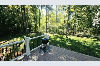 3985 S Stonewood Rd, New Berlin, WI 53151 - Photo 35