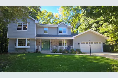 3985 S Stonewood Rd, New Berlin, WI 53151 - Photo 1