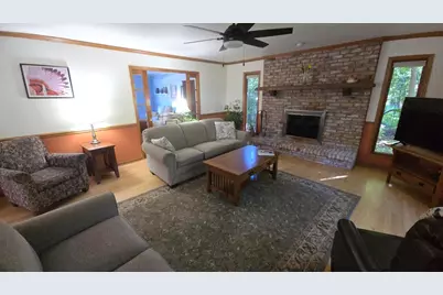 3985 S Stonewood Rd, New Berlin, WI 53151 - Photo 3