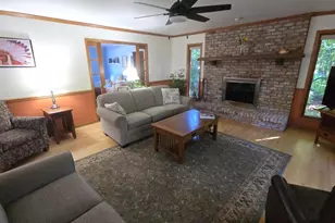 3985 S Stonewood Rd, New Berlin, WI 53151 - Photo 3
