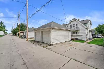 3021 S 48th St, Milwaukee, WI 53219 - Photo 11