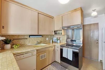 1610 N Prospect Ave #1104, Milwaukee, WI 53202 - Photo 11