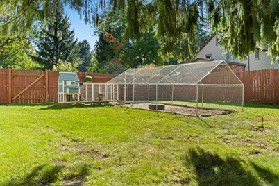 12312 W McShane Rd, Franklin, WI 53132 - Photo 33