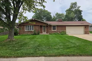 14800 W Fenway Dr, New Berlin, WI 53151 - Photo 19