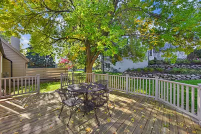 19185  Stonehedge Dr #B, Brookfield, WI 53045 - Photo 15