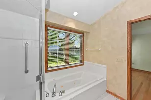 19185 Stonehedge Dr, Brookfield, WI 53045 - Photo 23