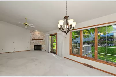 19185  Stonehedge Dr #B, Brookfield, WI 53045 - Photo 7