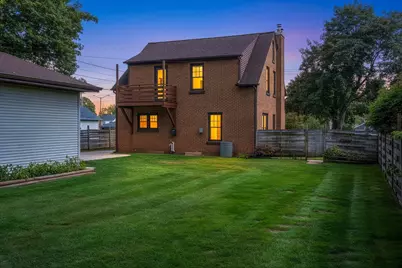 1036 N 17th St, Manitowoc, WI 54220 - Photo 41