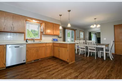 414  Whipple Tree Ln, Racine, WI 53185 - Photo 9