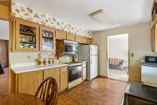 1721 Cedar St, South Milwaukee, WI 53172 - Photo 9